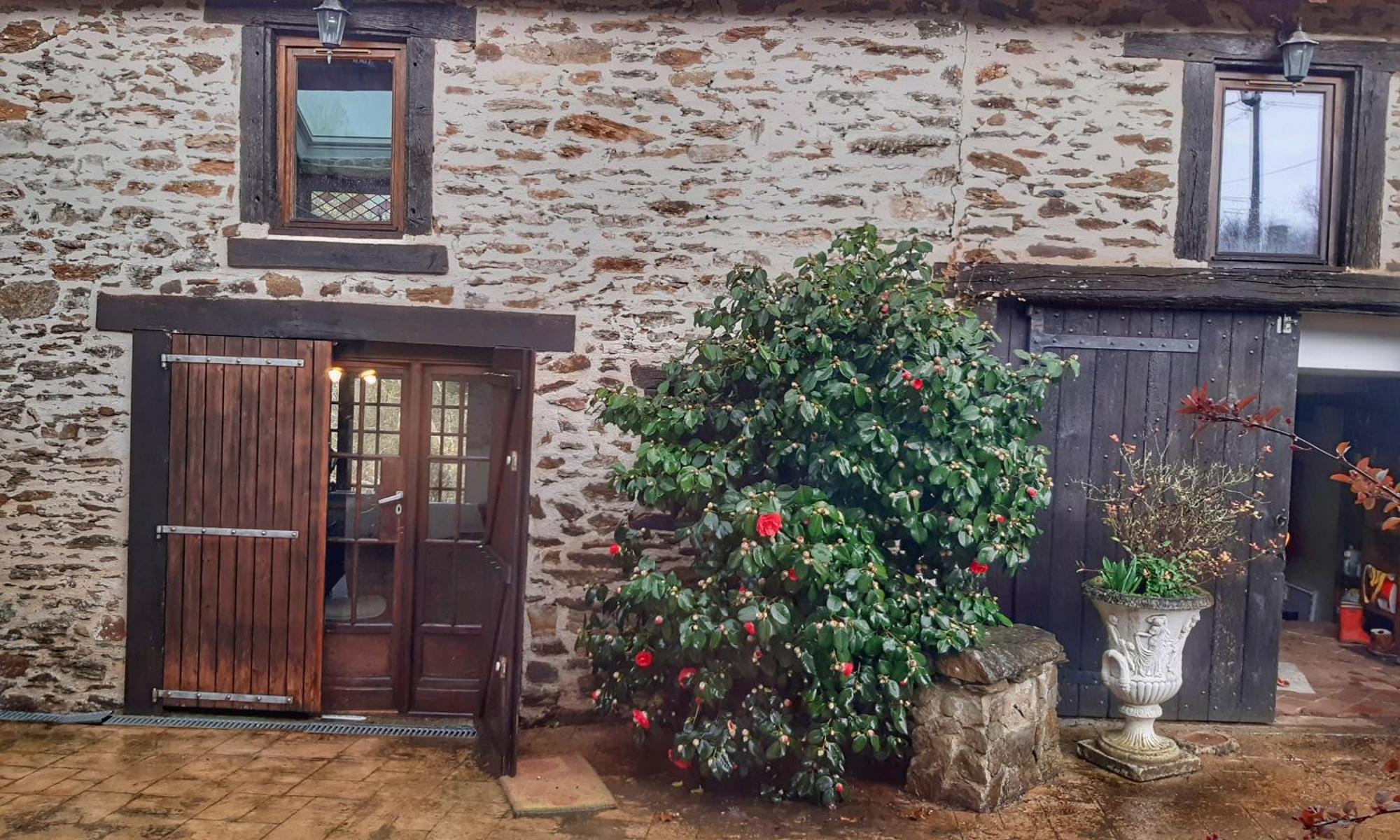 Au Coeur Des Loges Bed and Breakfast Saint-Bonnet-de-Bellac Εξωτερικό φωτογραφία