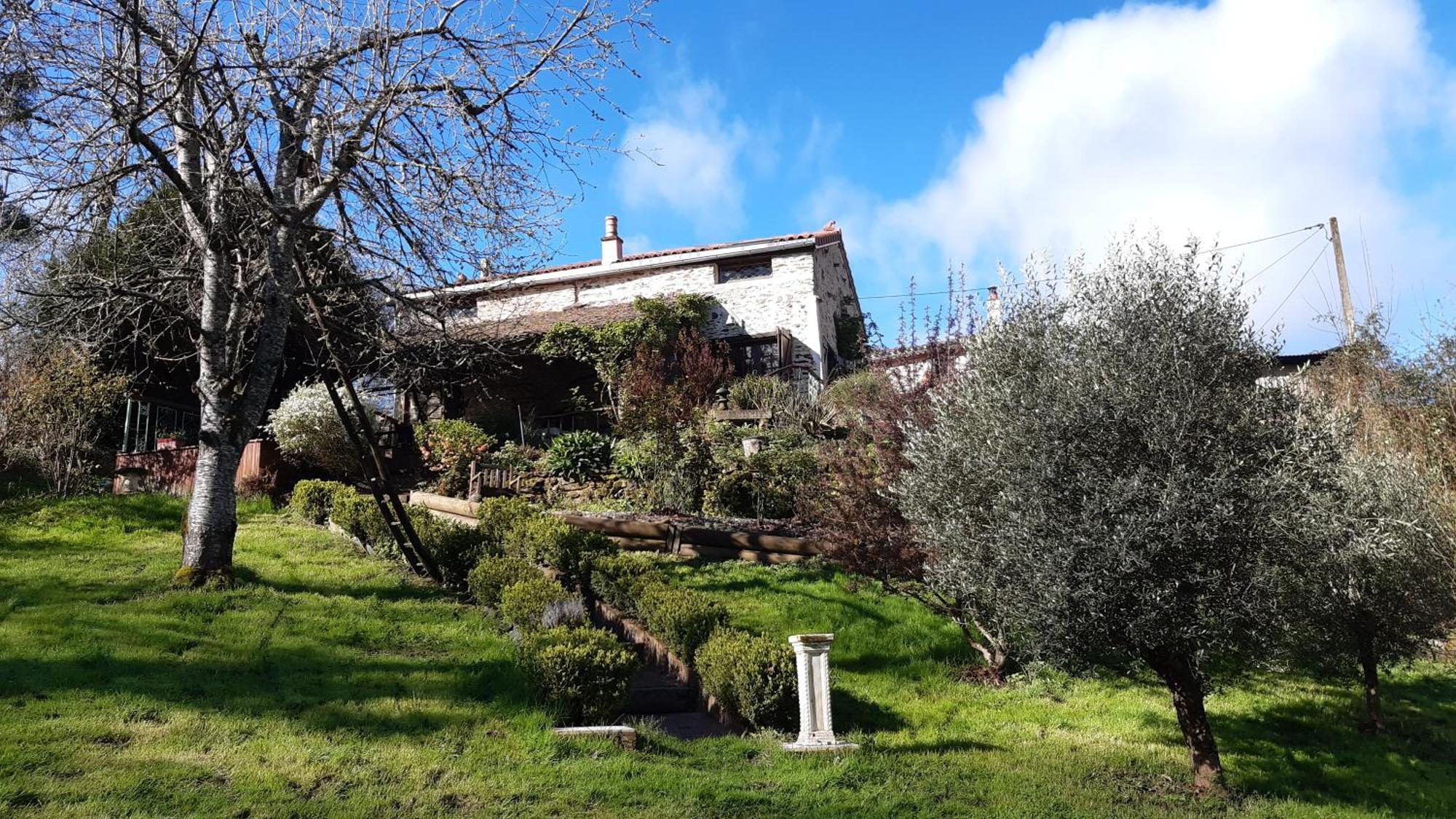 Au Coeur Des Loges Bed and Breakfast Saint-Bonnet-de-Bellac Εξωτερικό φωτογραφία